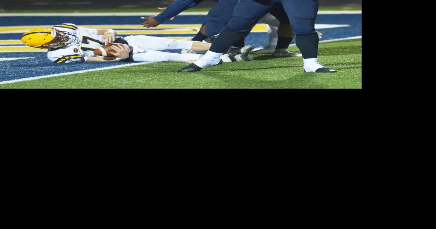 St. Joseph routs East Grand Rapids, sets up showdown with Zeeland West