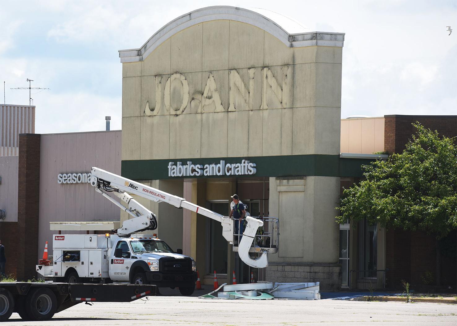 JoAnn Fabrics leaves mall, opens at new M139 location News