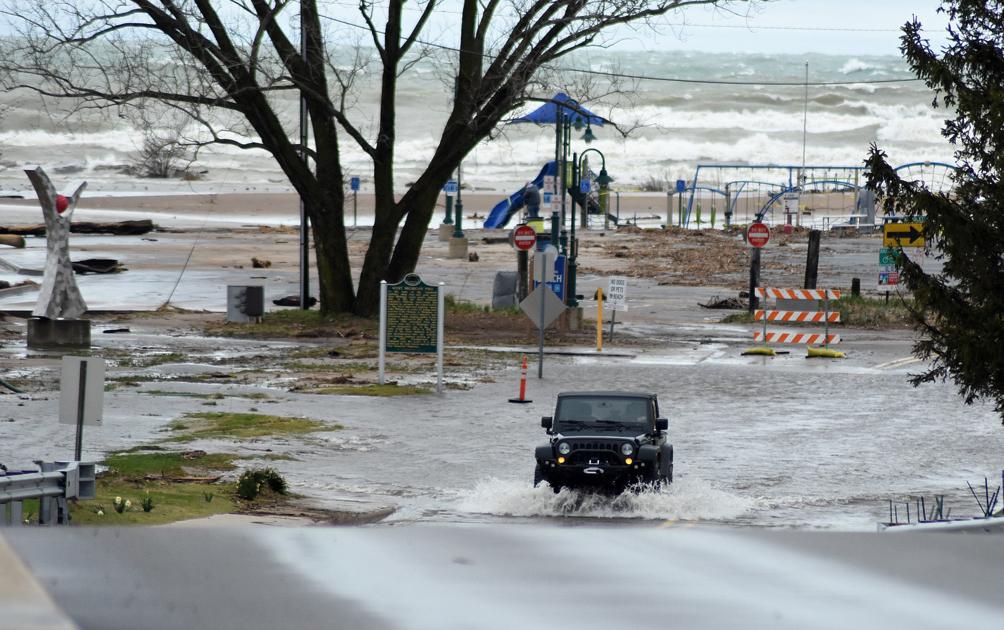 New Buffalo Hit With Perfect Storm New Buffalo Heraldpalladium Com