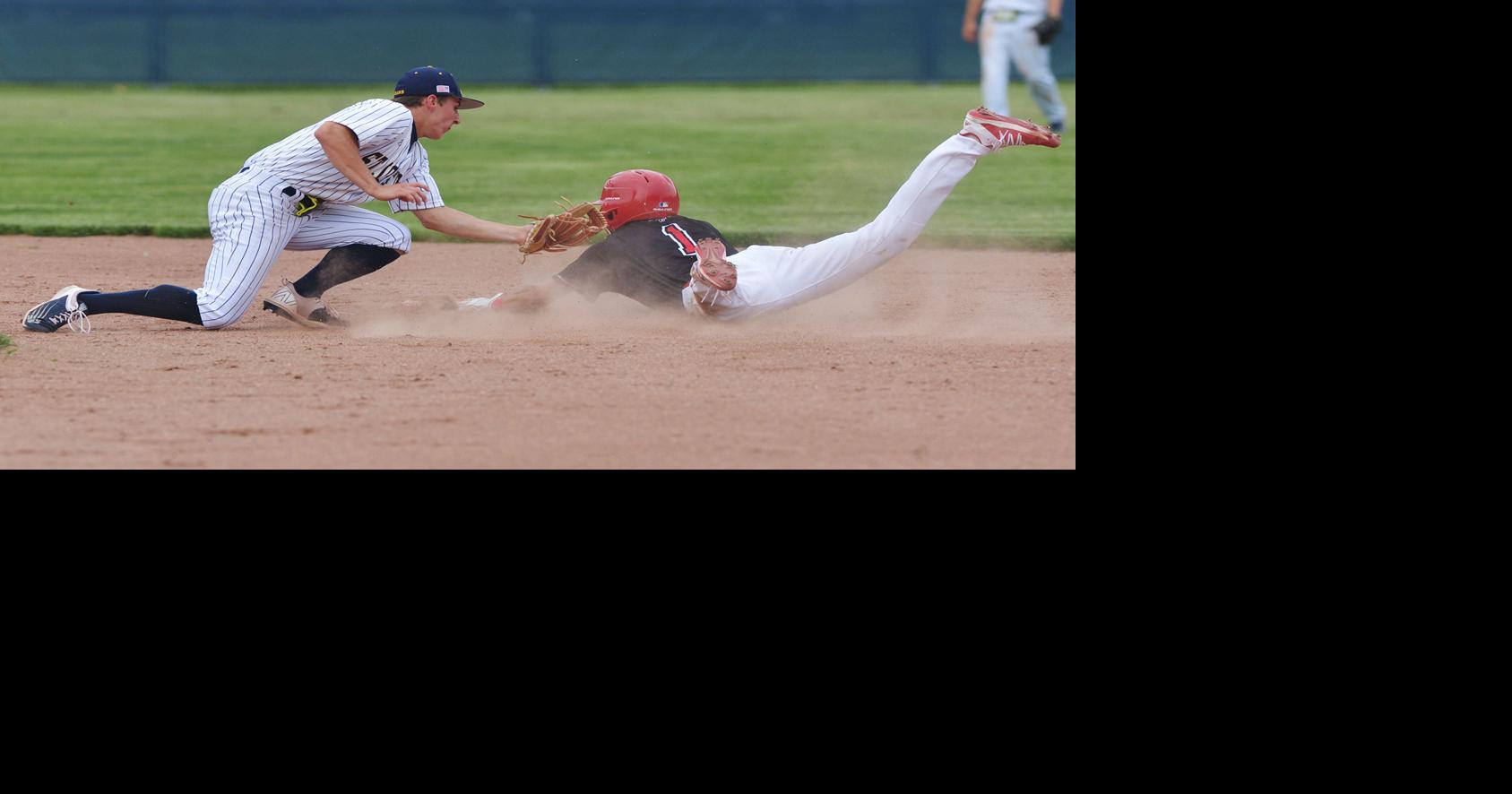 Lakeshore baseball stays in SMAC title hunt with 2 wins over St. Joseph