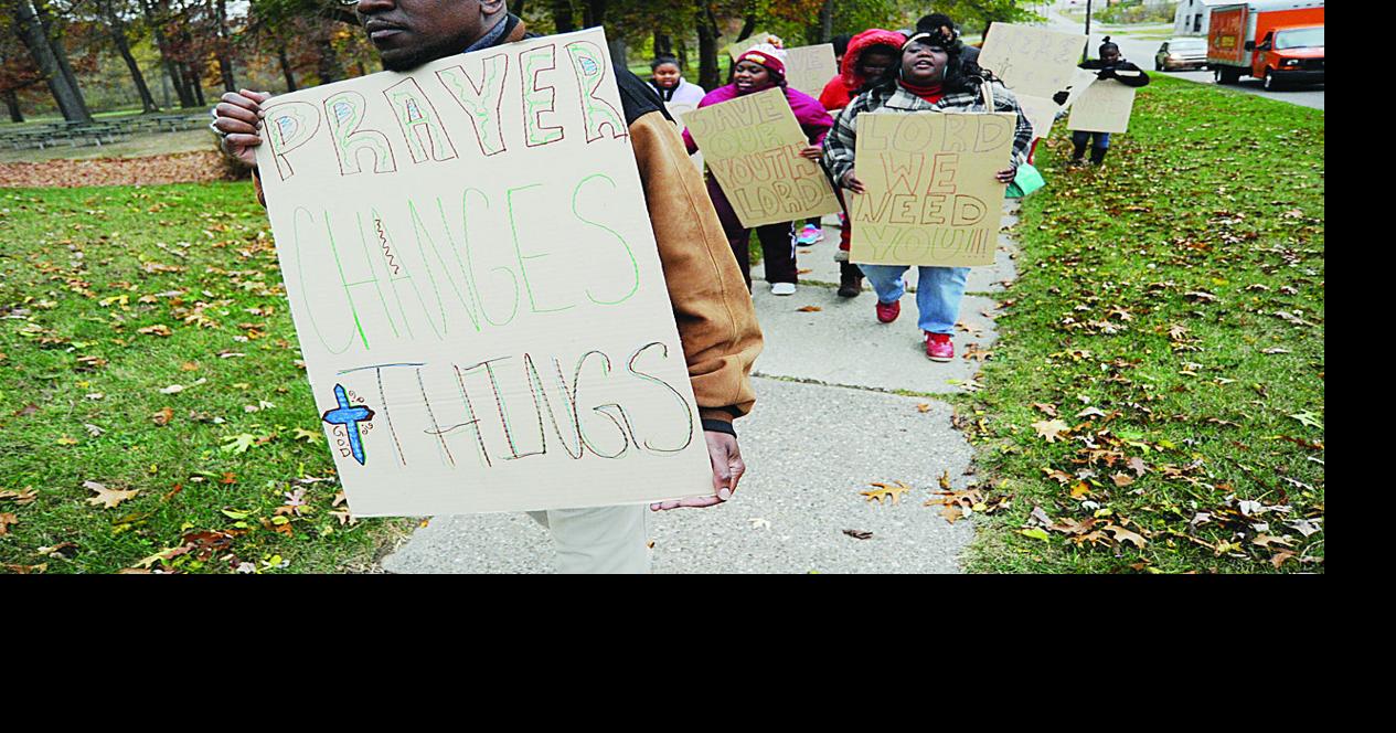 Benton Harbor residents call for unity in aftermath of killing | Local ...