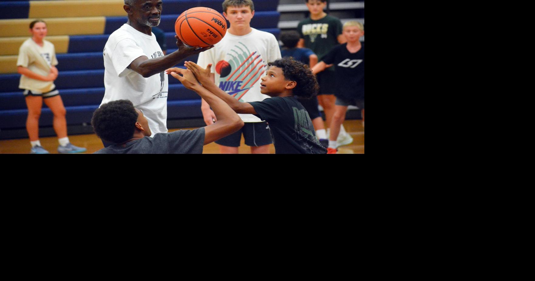 Bulls champion Craig Hodges hosts shooting camp at Niles