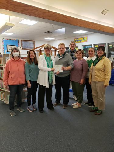 Limestone Township Library District  Receives Donation