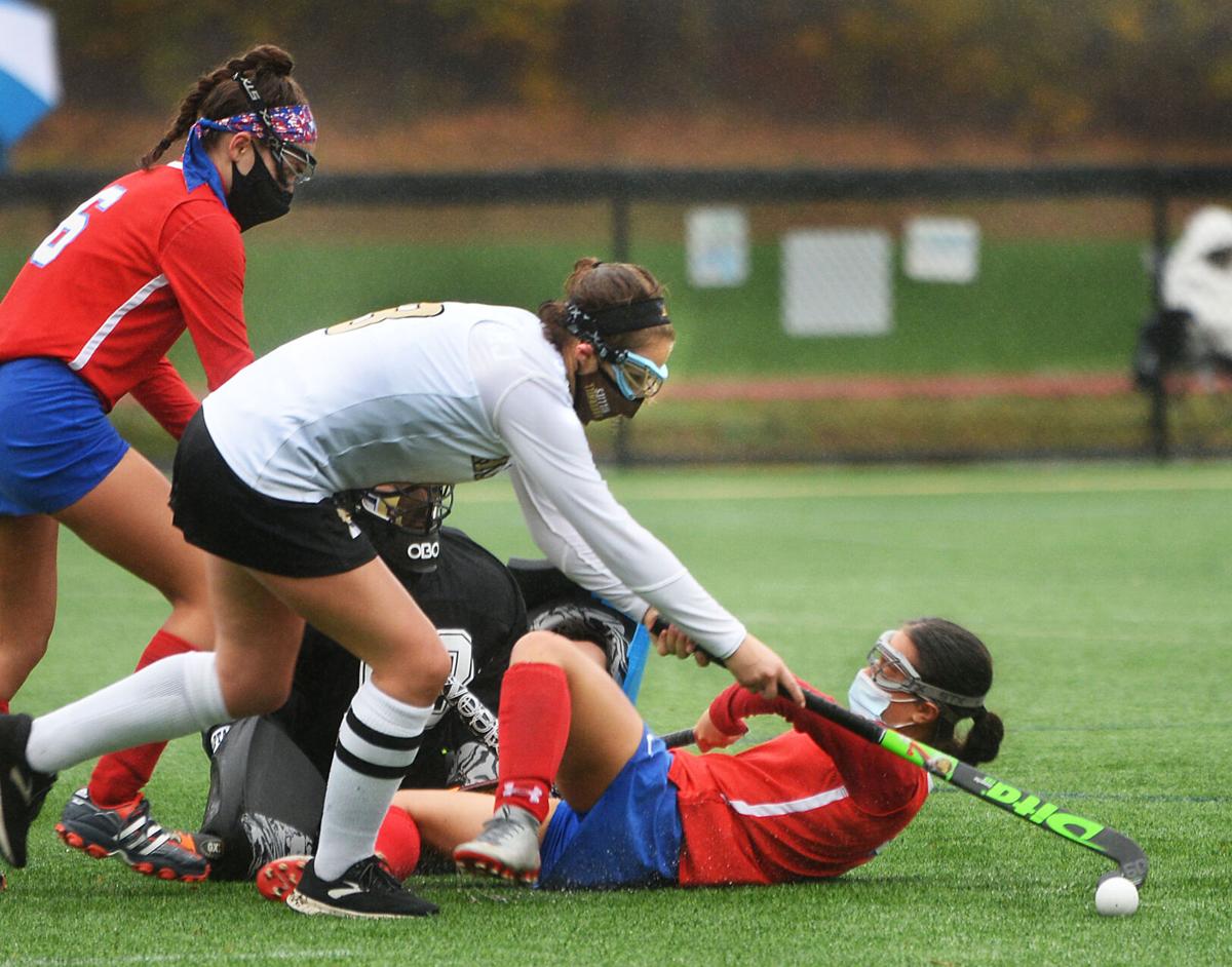201028_ET_CRU_FIELDHOCKEY_5.jpg