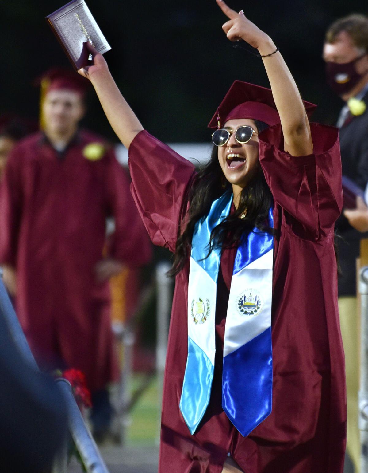 210603_HG_CRU_WHITTIERGRAD_8.JPG