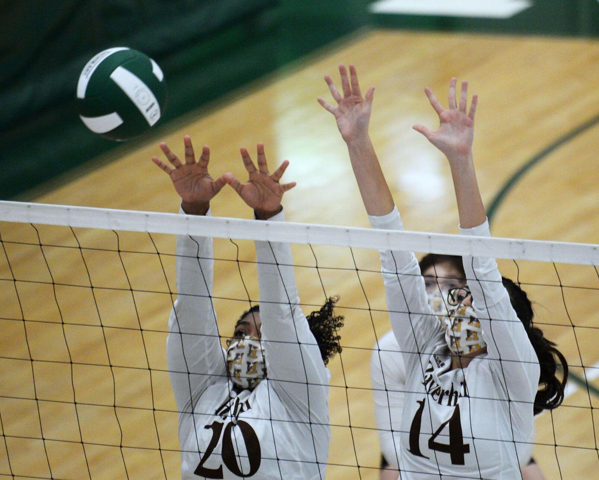 201118_ET_CRU_HaverhillVolleyball_16.JPG