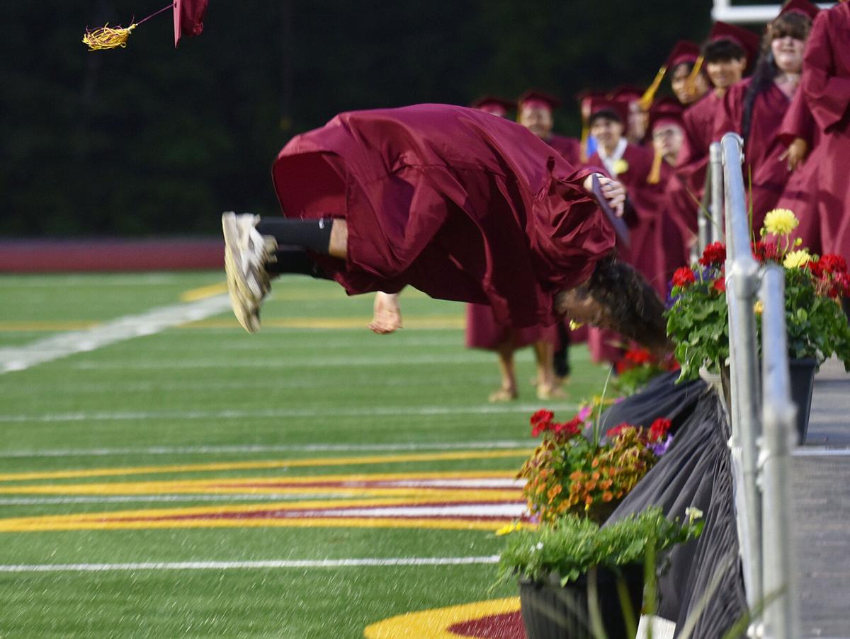 210603_HG_CRU_WHITTIERGRAD_20.JPG
