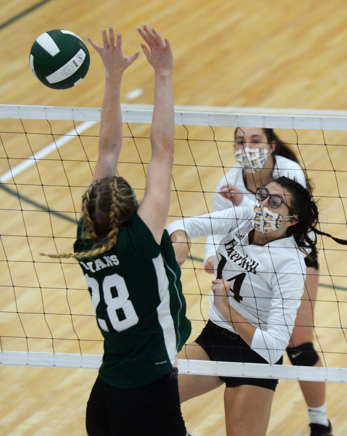 201118_ET_CRU_HaverhillVolleyball_27.JPG