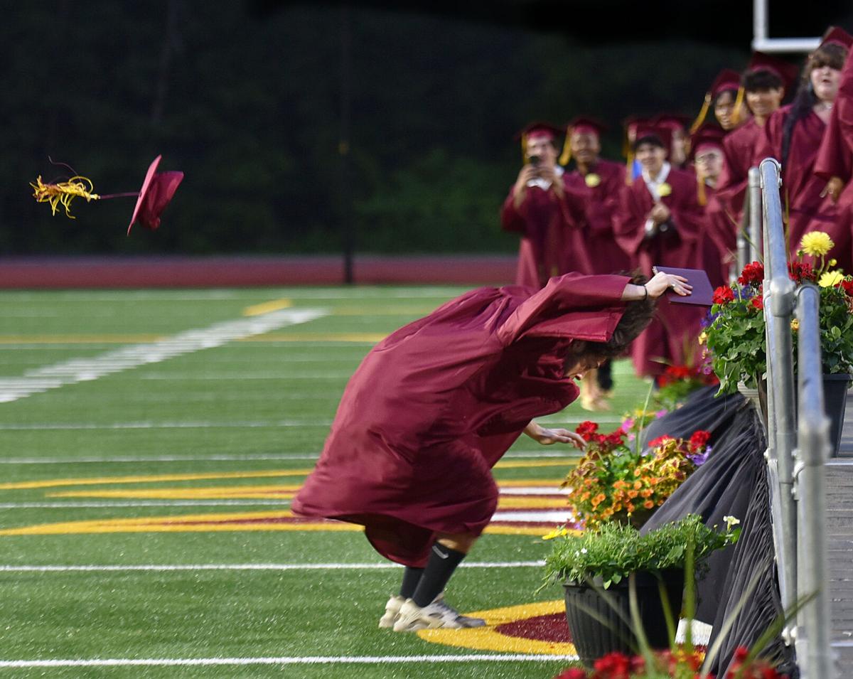 210603_HG_CRU_WHITTIERGRAD_21.JPG