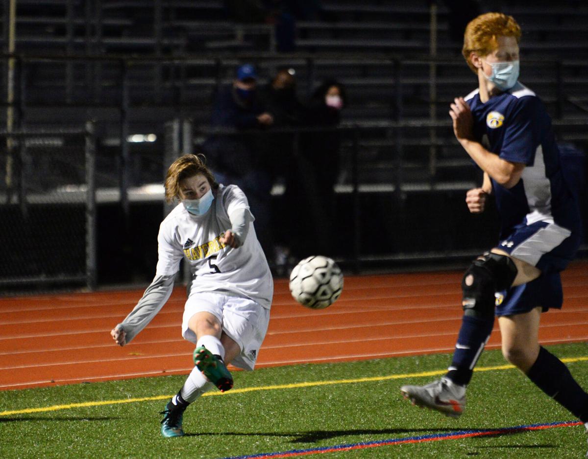 201104_ET_CRU_BOYSSOCCER_3.jpg