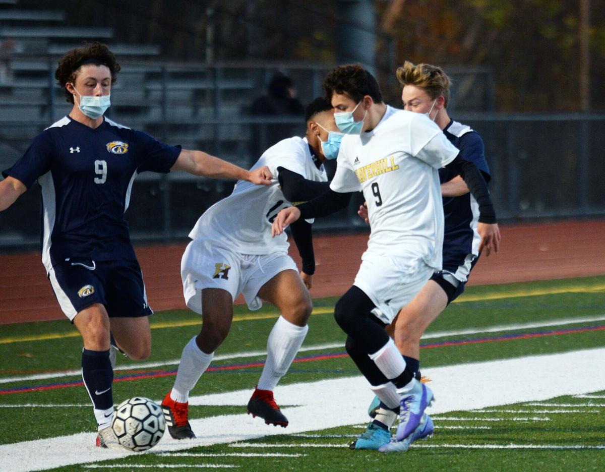 201104_ET_CRU_BOYSSOCCER_8.jpg