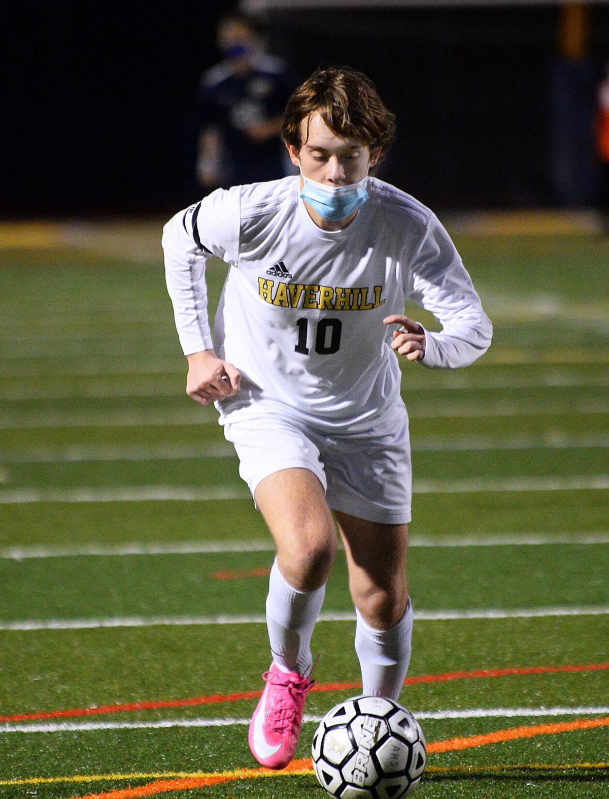 201104_ET_CRU_BOYSSOCCER_10.jpg