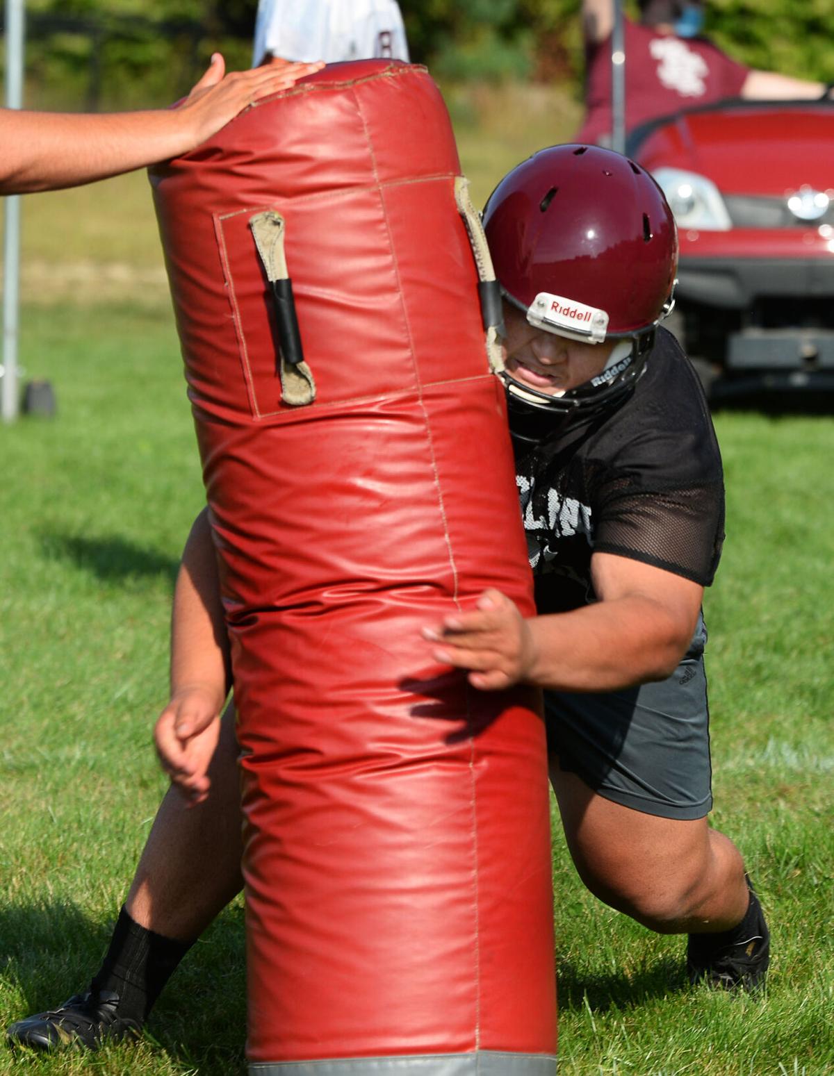 200908_ET_CRU_FootballPractice_2.jpg