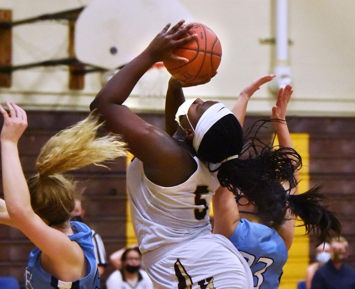 210126_ET_CRU_GirlsBasketball_16.jpg