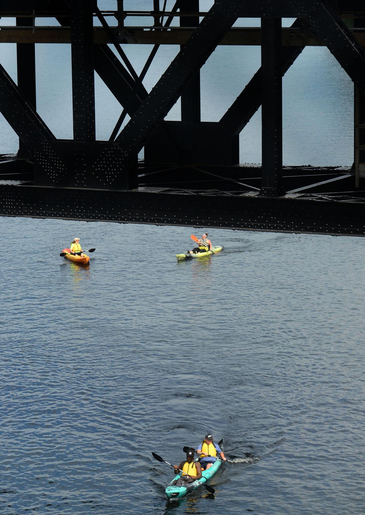 200831_HG_CRU_KAYAKING_20.JPG