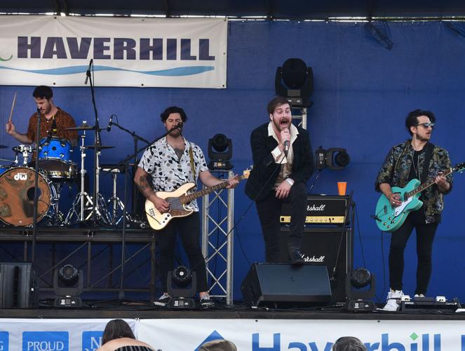 SLIDESHOW Haverhill River Ruckus Gallery