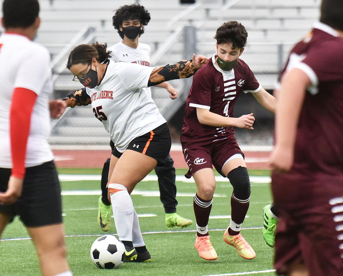 210324_ET_CRU_SOCCER_4.jpg