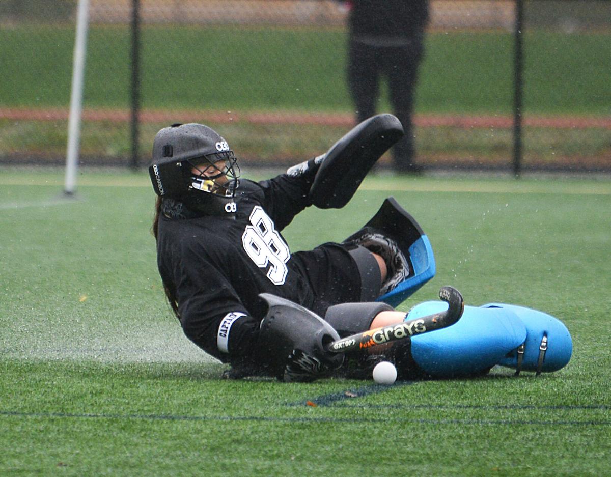 201028_ET_CRU_FIELDHOCKEY_1.jpg