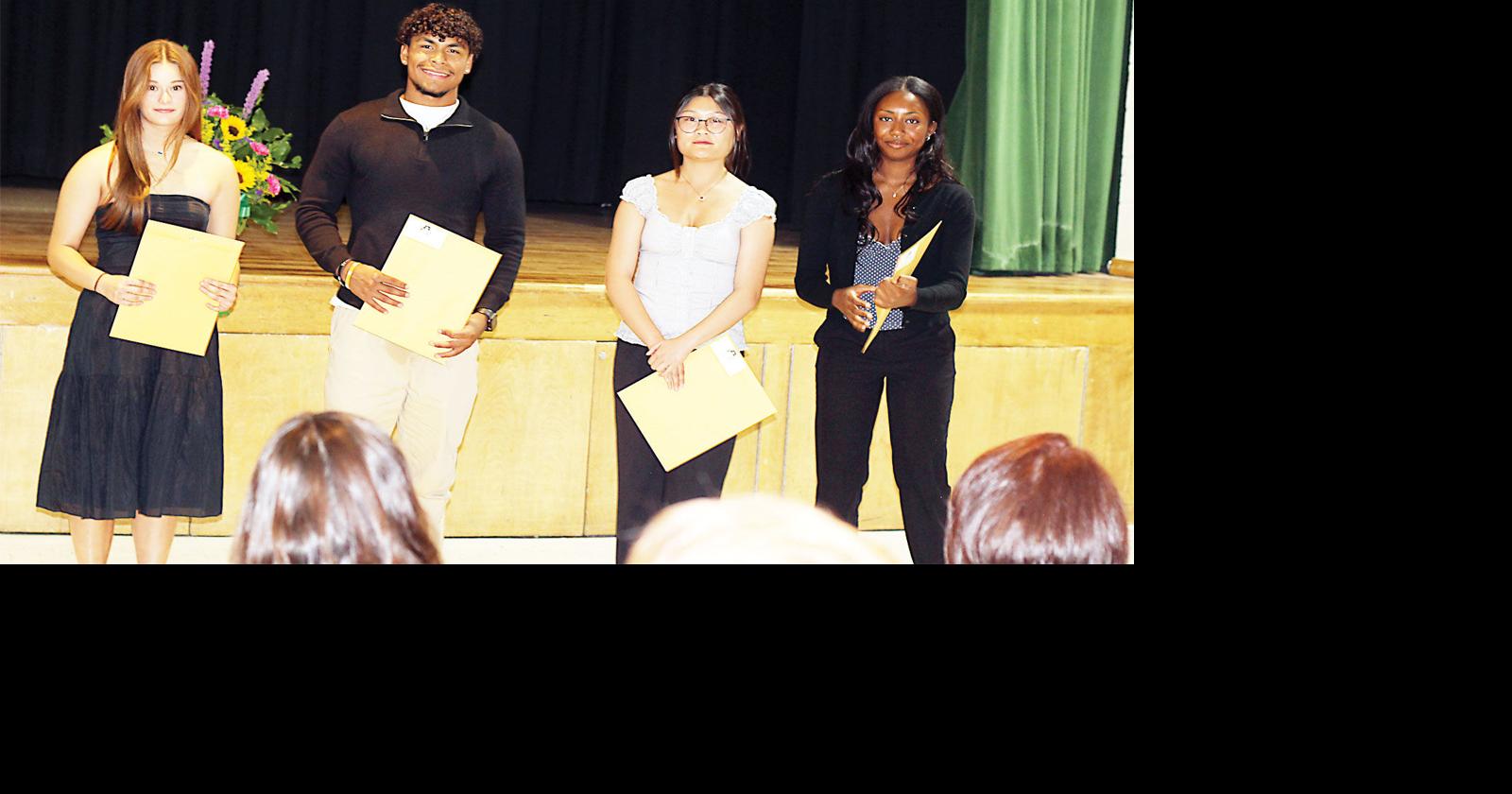 Wildcat seniors get thousands for college