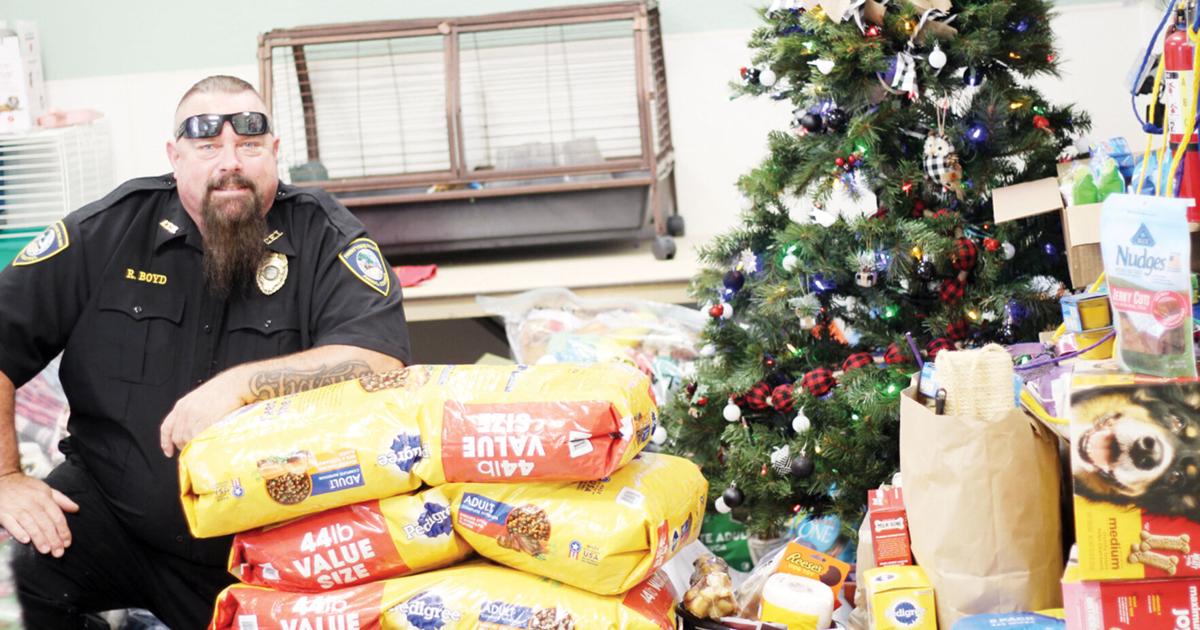 Paws Drive Jingle Paws drive collects supplies for animal shelter | Desert Trail ...