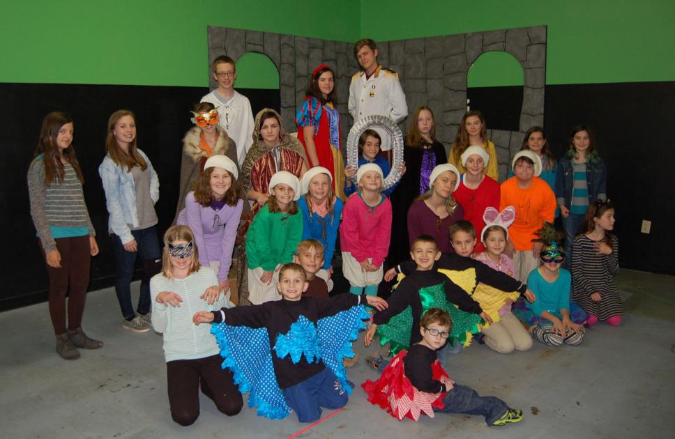 The Cast Of Snow White And The Seven Dwarves