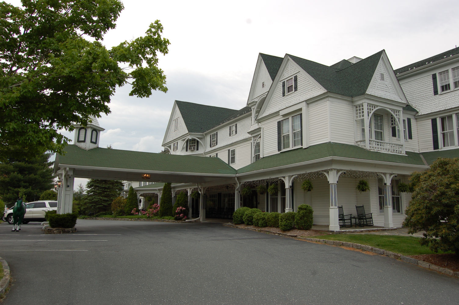 Green Park Inn named one of 13 haunted hotels in US Hcnc