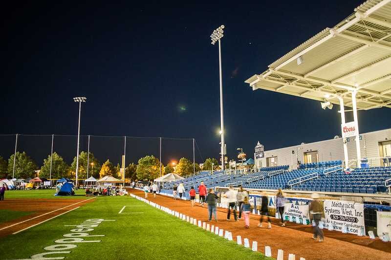 ron tonkin field christmas lights