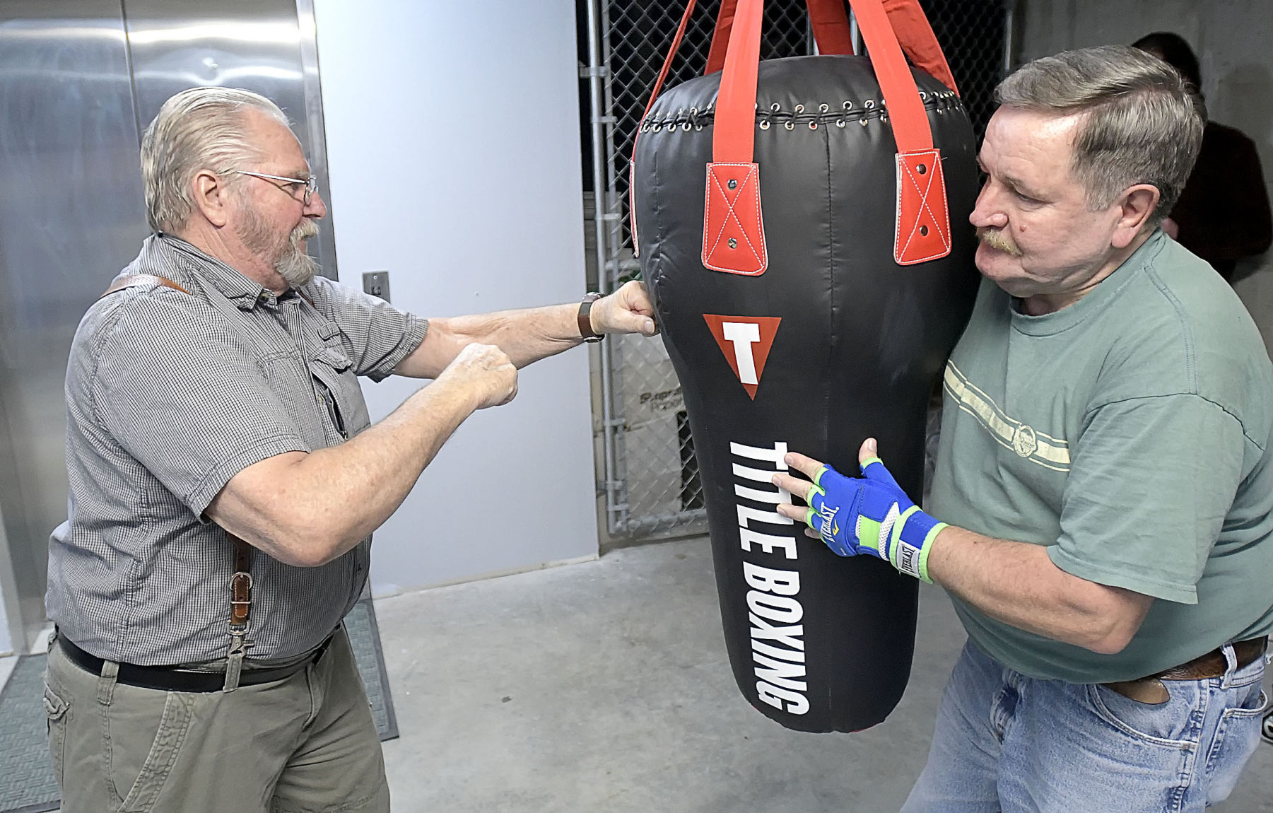 Punching Parkinson s Program uses boxing training to fight