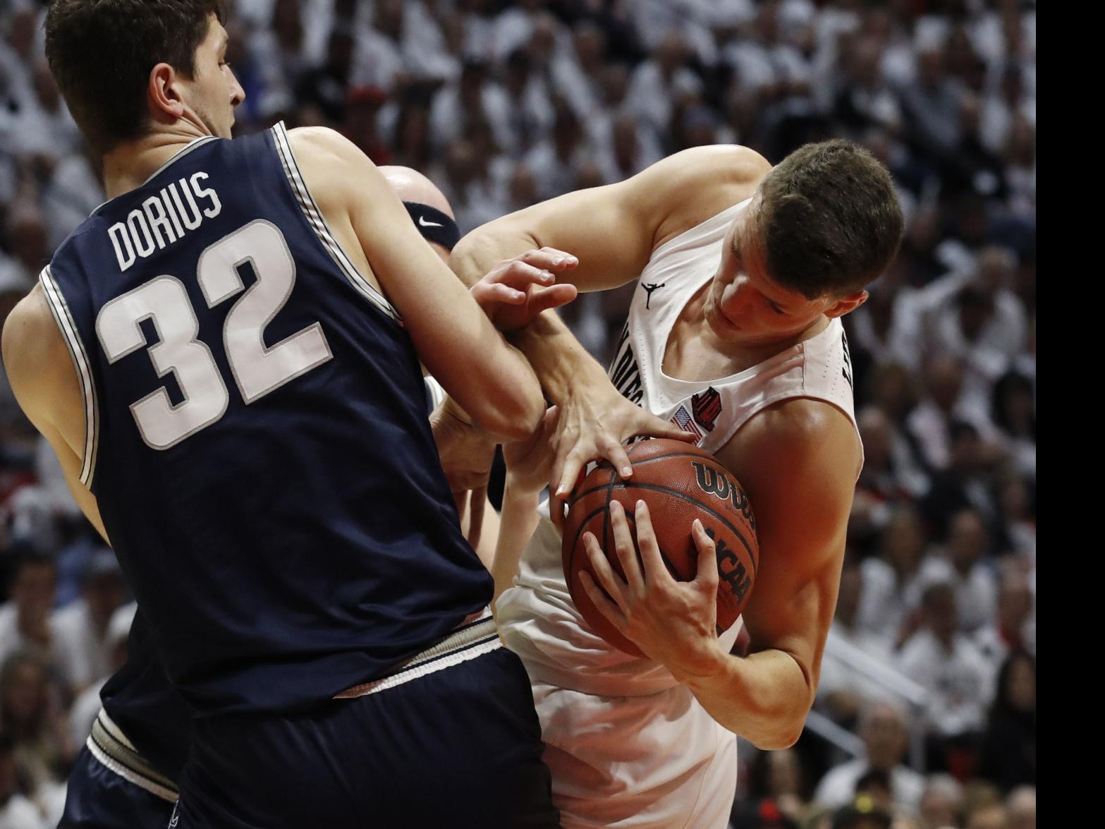 Aztecs Surge Past Aggies In 2nd Half Usu Sports Hjnews Com