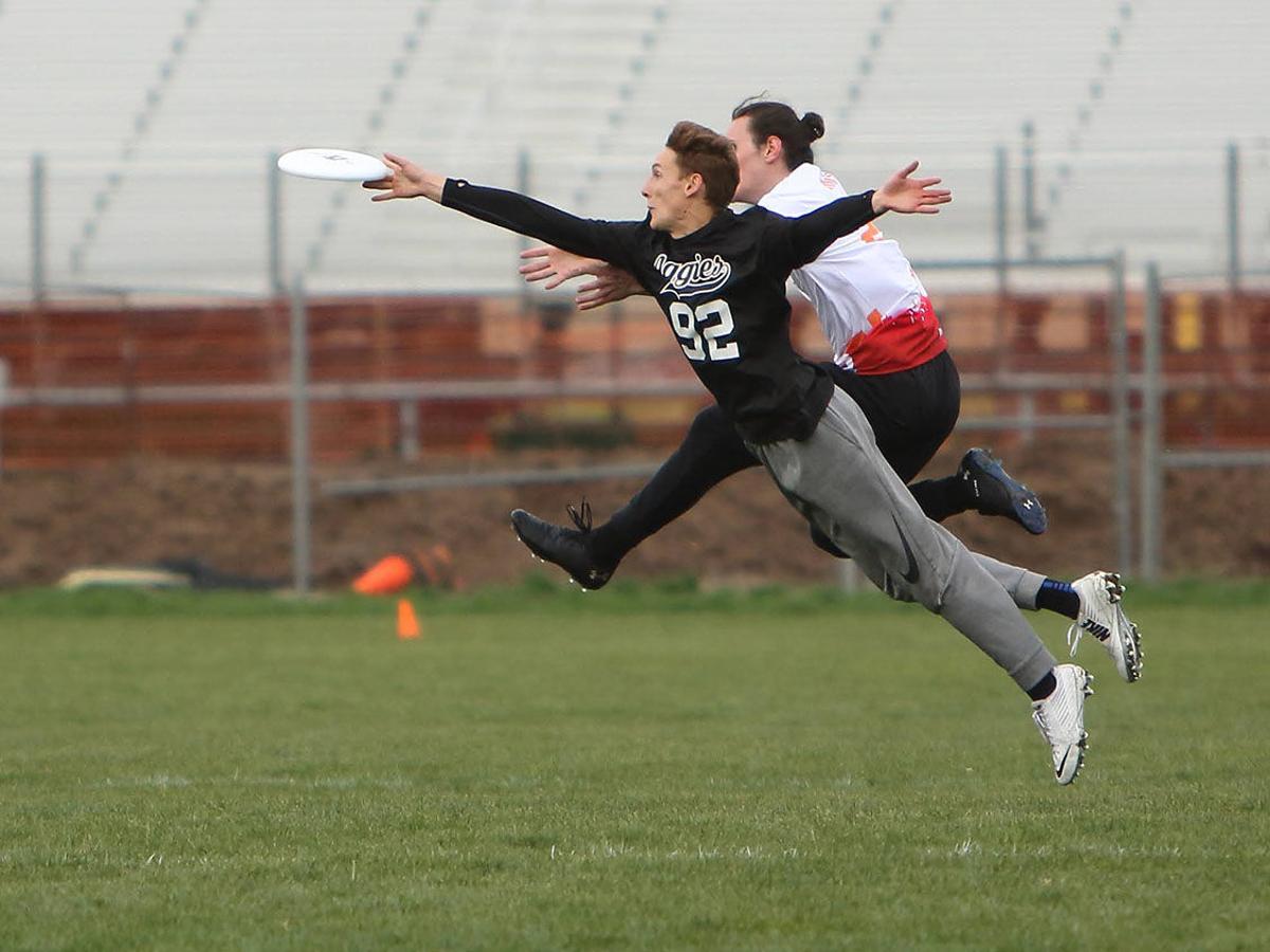 Residente Infantil Pertenece Flying High: USU ultimate Frisbee team heads to nationals; success reflects  rise of sport in Cache Valley | Local News | hjnews.com