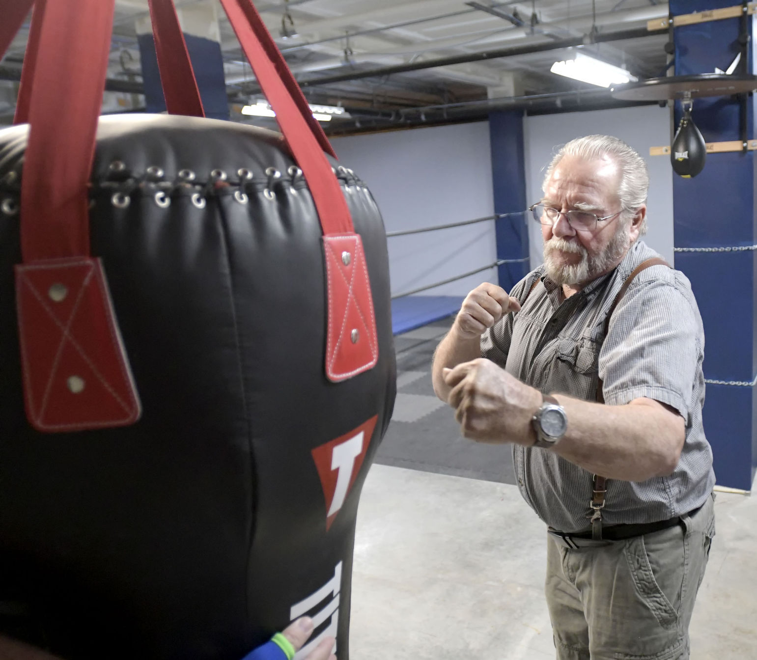 Punching Parkinson s Program uses boxing training to fight