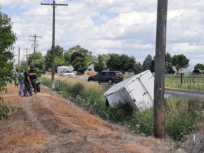 Unlicensed driver loses trailer into ditch near Benson | Local News ...