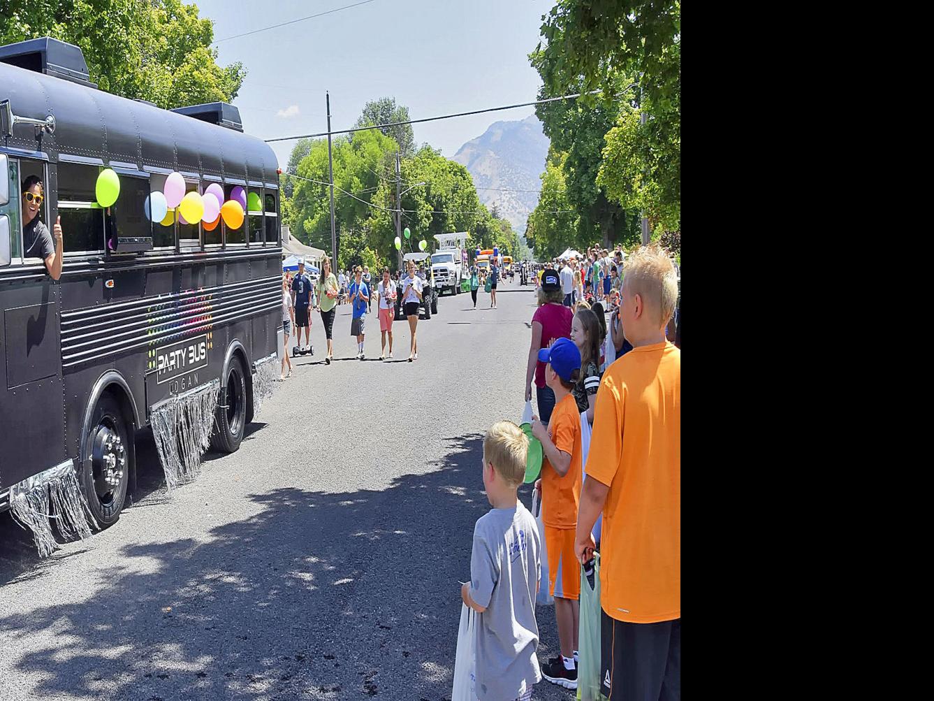 Valley Couple Creates Party Bus To Offer Festive Experience On Wheels Business Hjnews Com