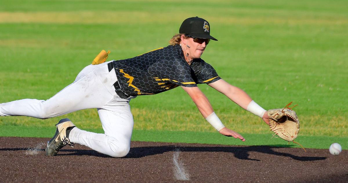 Blue Sox rally twice, score six in 9th to outlast Hornets