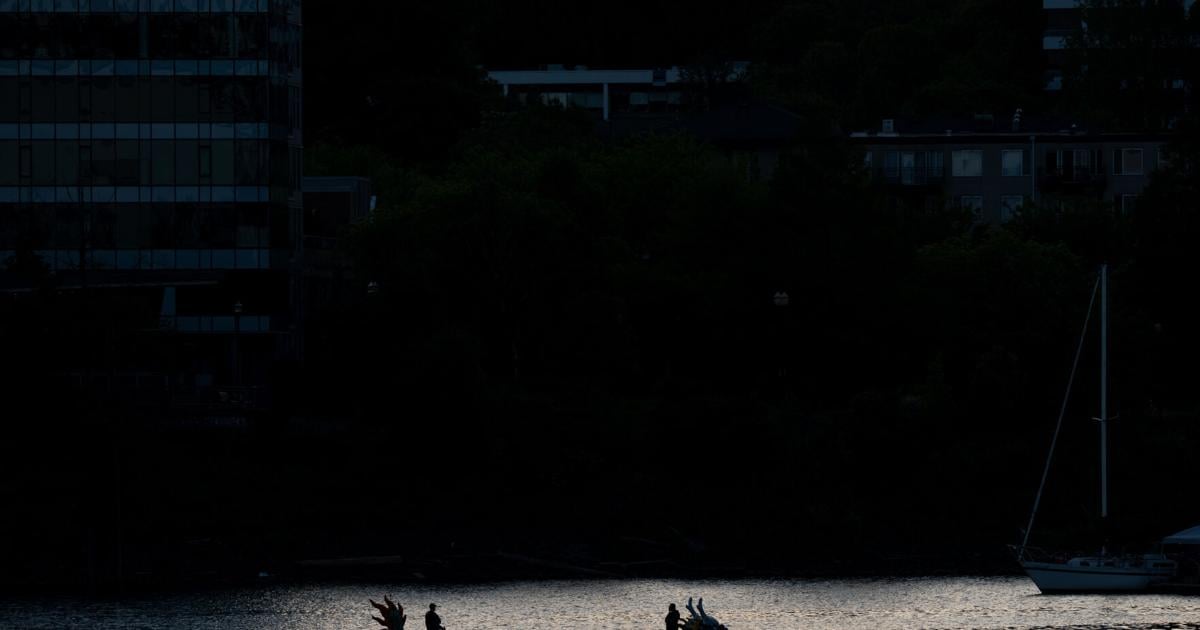 69f9706b96fa7.image.jpg?crop=1763,926,0,