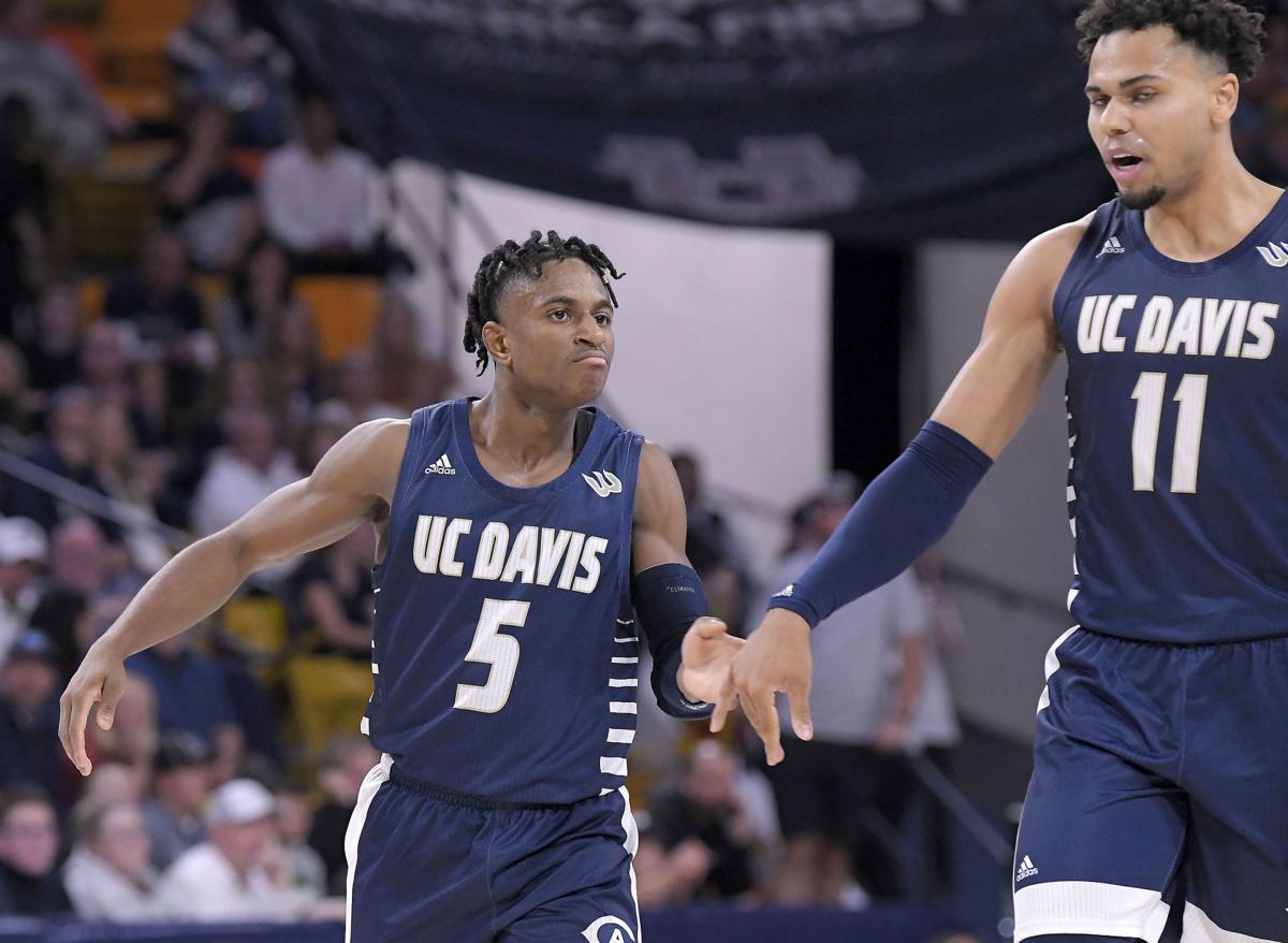 UC Davis Utah St Basketball 25