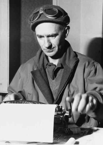 Ernie pyle autograph picture