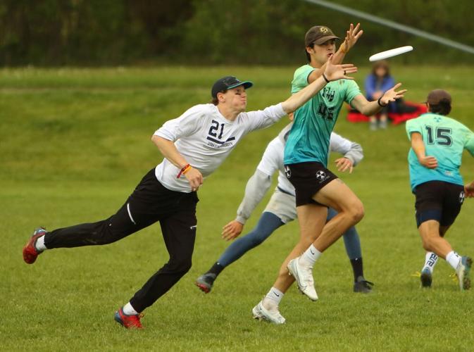 USU ultimate frisbee photo to package on B2