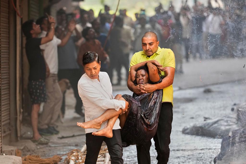 Photos show a rescue operation in a New Delhi hotel fire | World |  hjnews.com