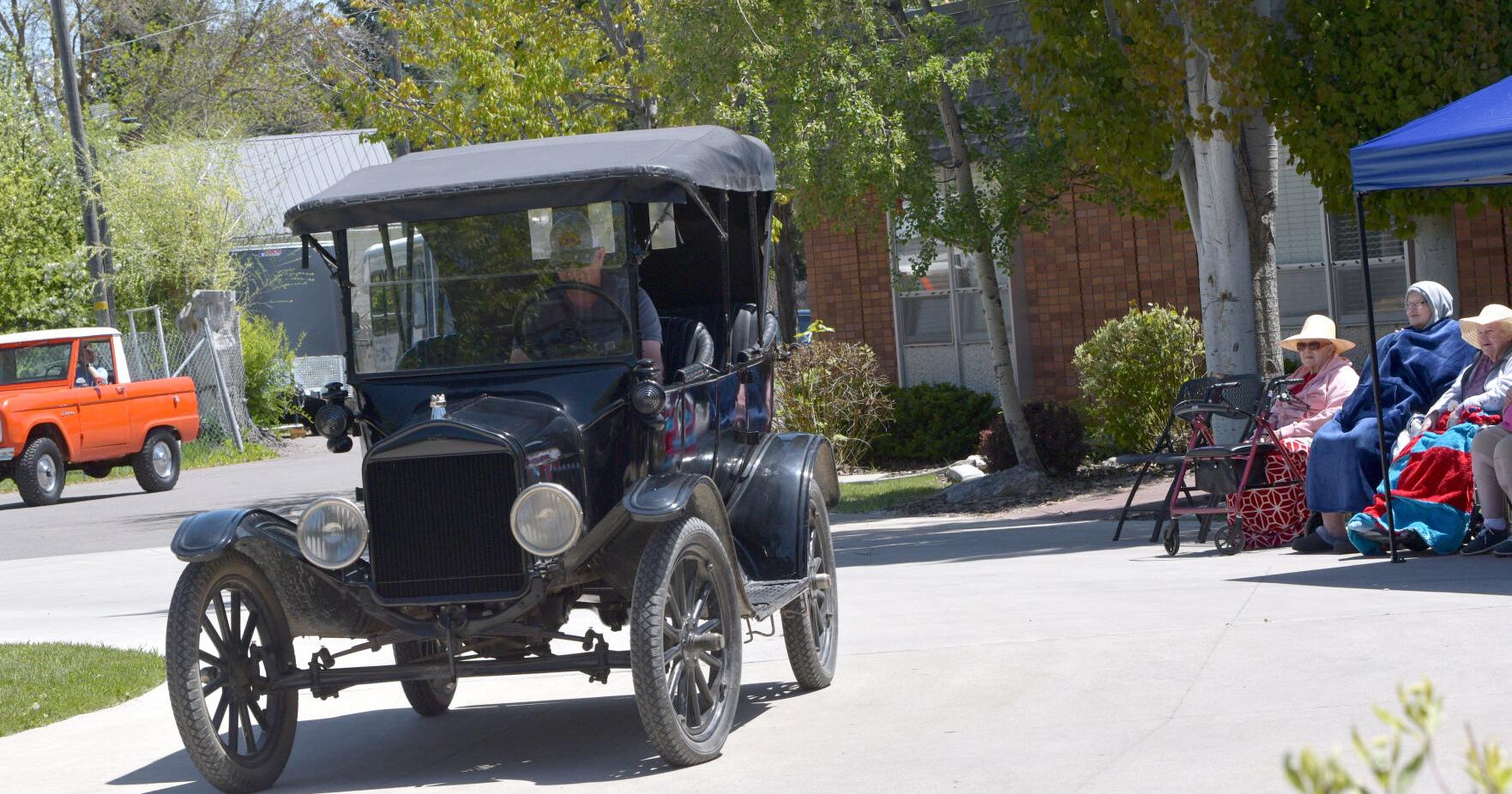 'Blast from the Past': Car show for FCMC nursing home and Heritage Home residents - Vimarsana News