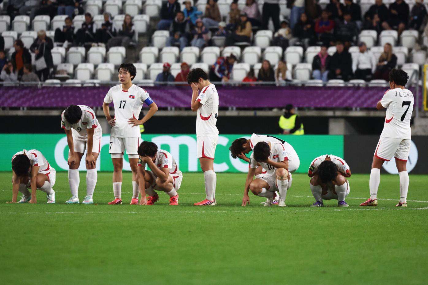 Cả đội Triều Tiên khóc nức nở sau thất bại cay đắng ở chung kết World Cup 2 Poland Women's U20 WCup Soccer | National Sports | hjnews.com