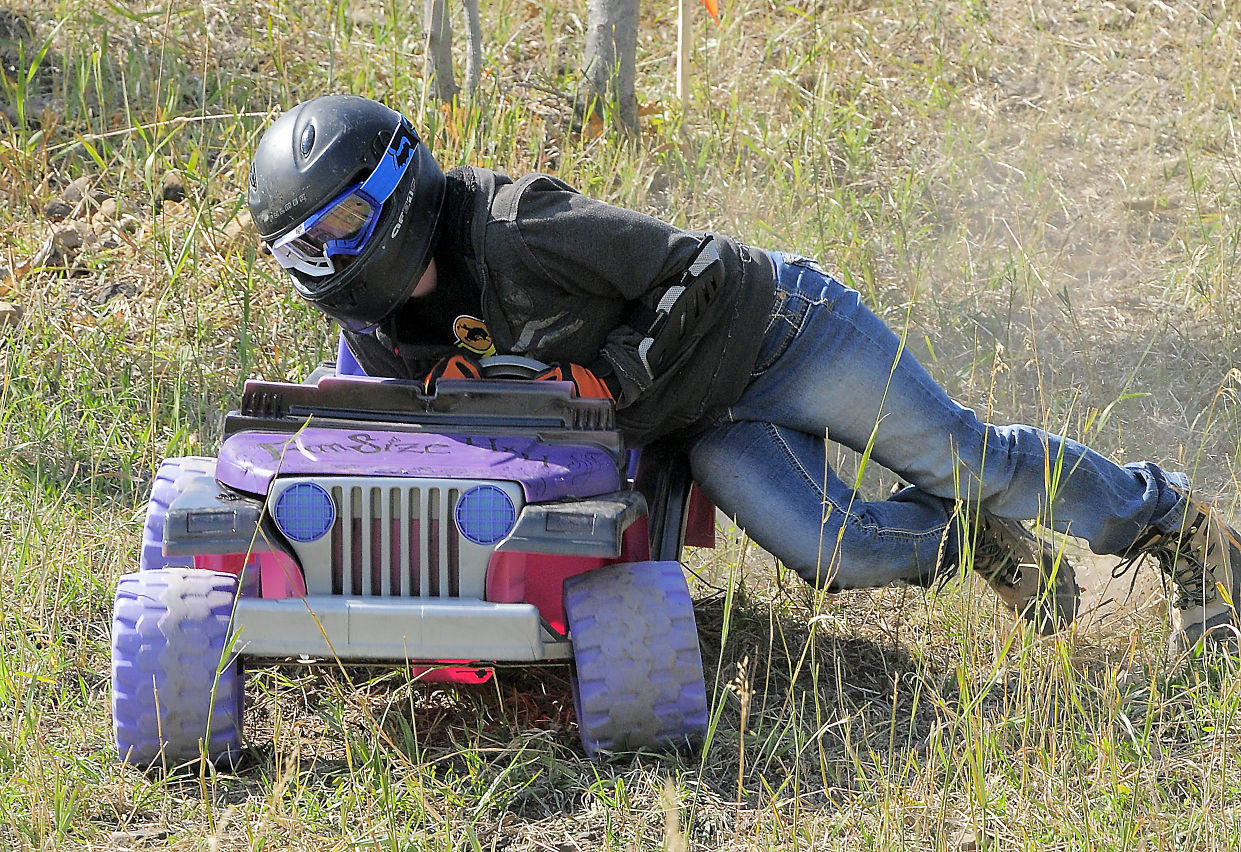 Barbie jeep race on sale