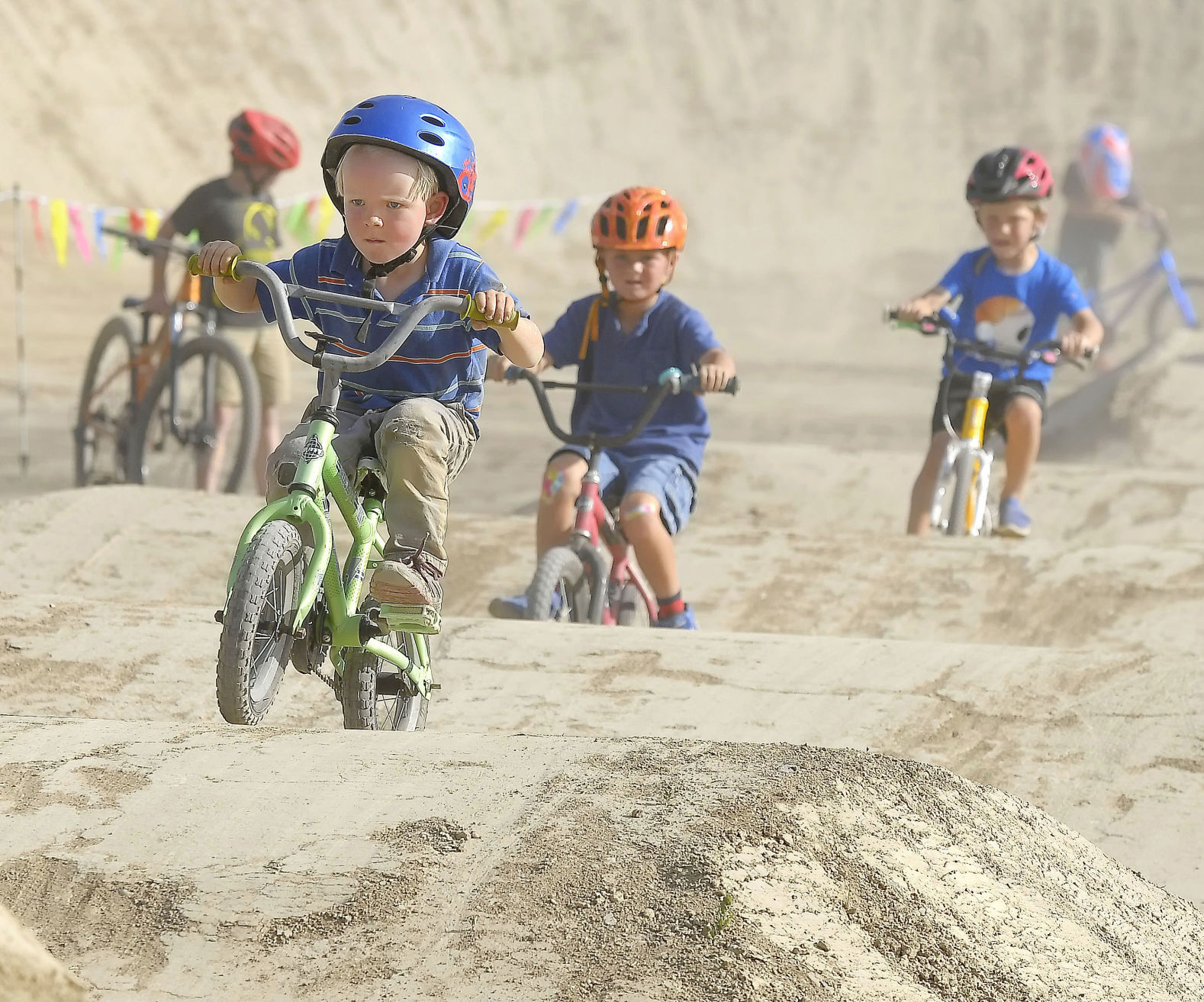 Kids bmx online track