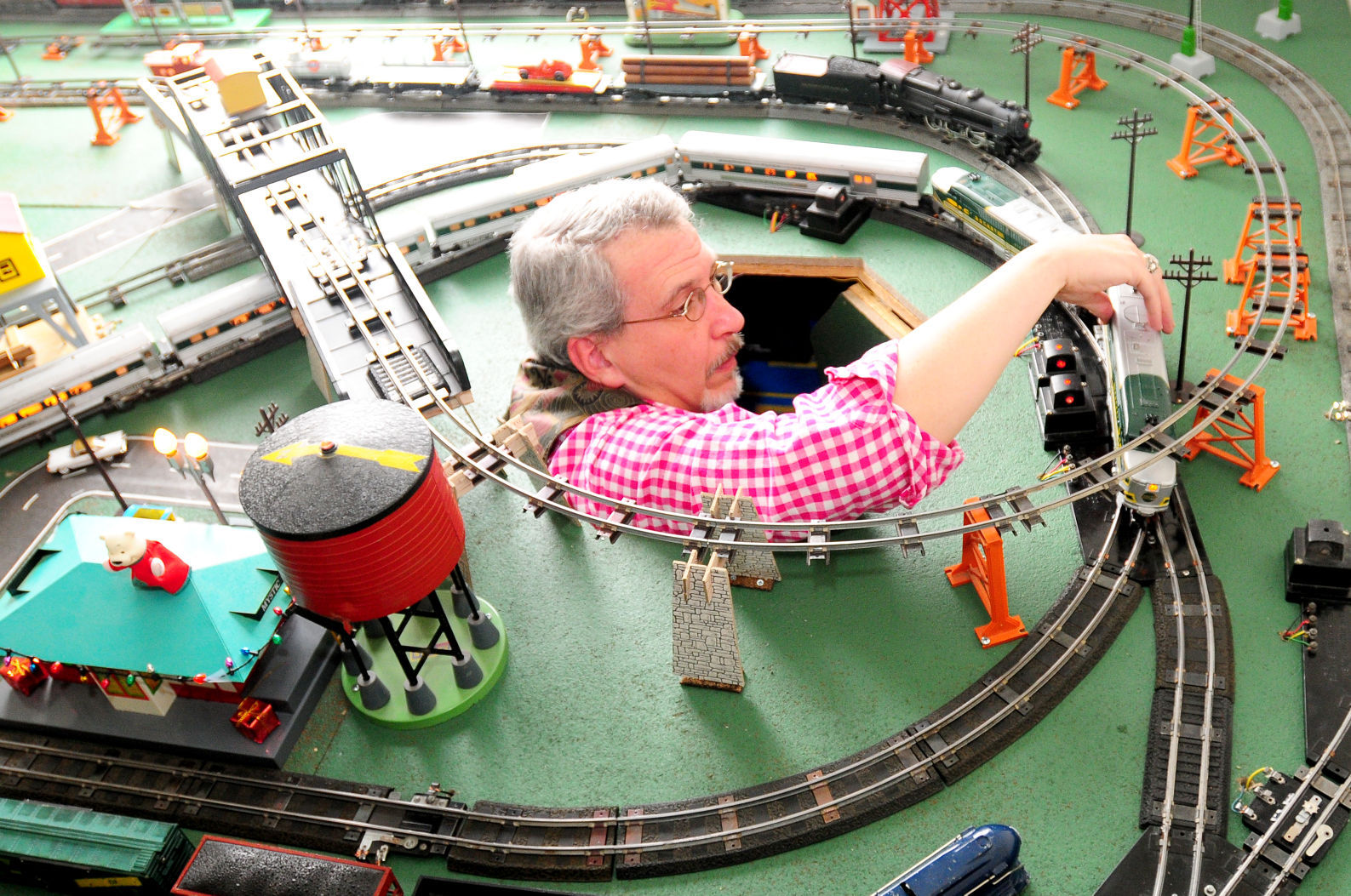s scale model trains