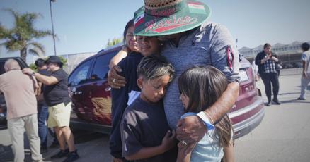APTOPIX Immigration Raids California Farm | Nation | hjnews.com APTOPIX Immigration Raids California Farm | Nation | hjnews.com