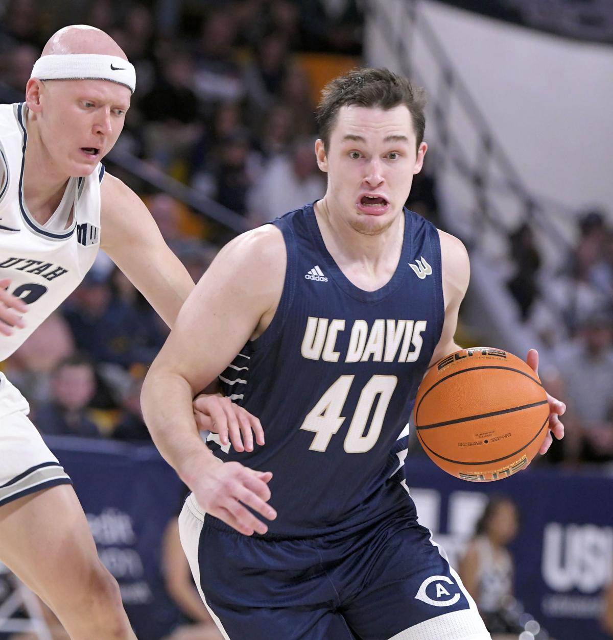 UC Davis Utah St Basketball 17