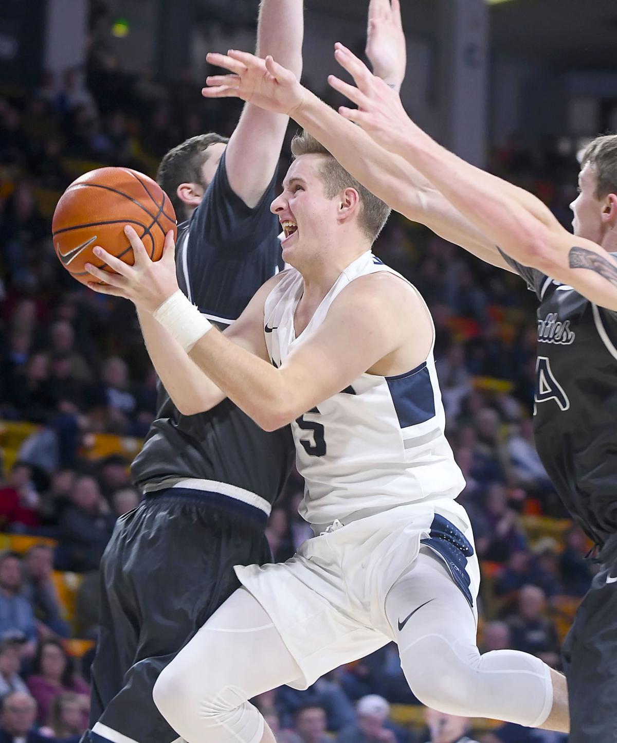 Merrill Leads Aggies Past Eastern Oregon Usu Sports Hjnews Com