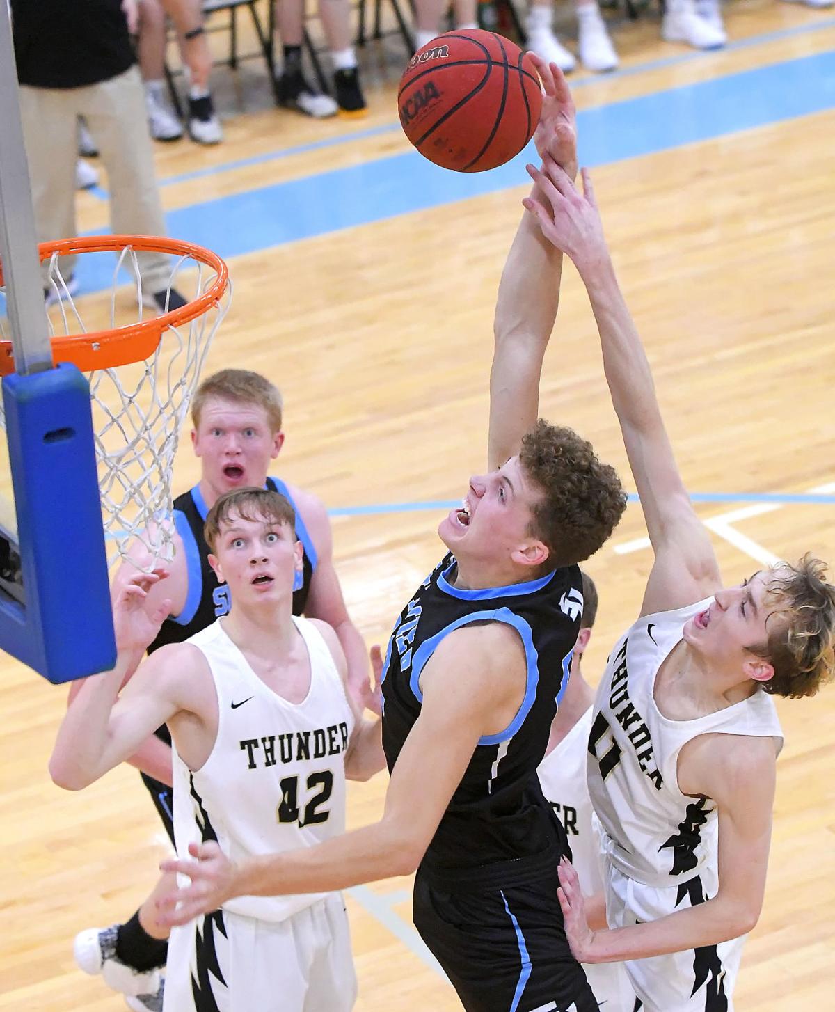 Bobcats Improve To 4 0 On Hardwood School Sports Hjnews Com