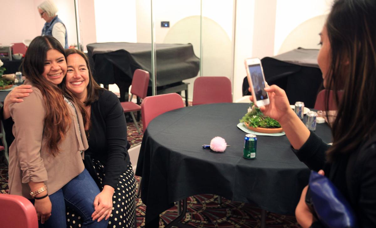 Wallpaper Freedom Writers Educator Speaks With Local High Schoolers The For iPhone