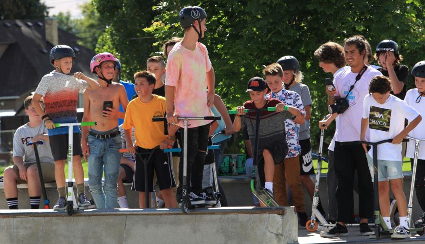 Photo Gallery Pro Scooter Riders Multimedia